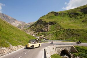 Glocknerbus 80 Jahre Oldtimer 2015 13.jpg