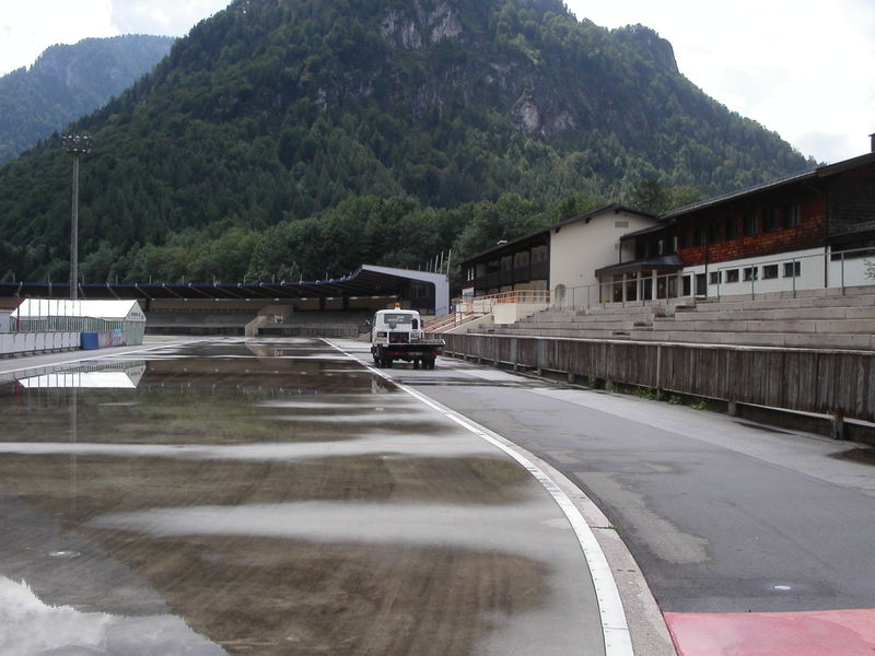 Datei:Innzell Eisstadion im Sommer.jpg