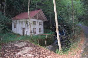 Verfallenes Goldwascherhaus 029.jpg
