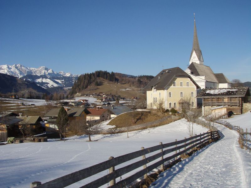 Datei:Embach mit Hochkönigmassiv.jpg