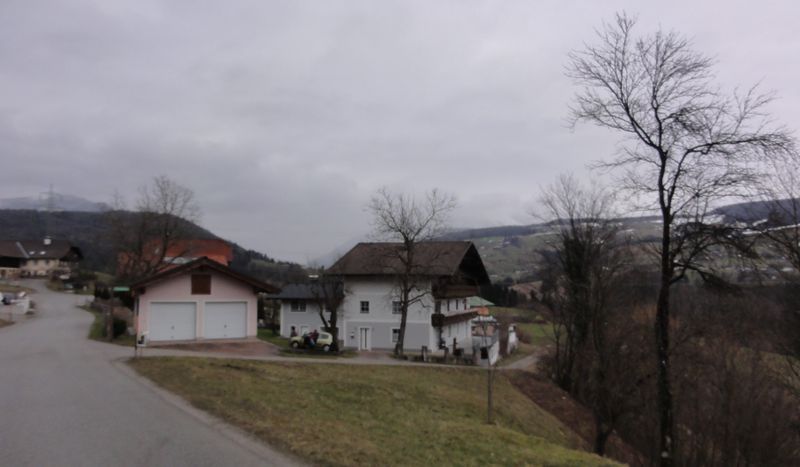 Datei:Erhardgutweg (Oberalm).jpg