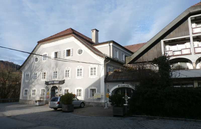 Datei:Bräuwirt in Lengfelden.jpg