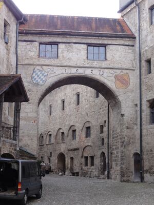 Burginnenhof B.jpg