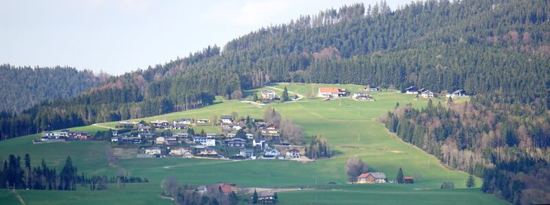 Datei:Hochfeldsiedlung, Zoomaufnahme v. Thalgauegg.jpg