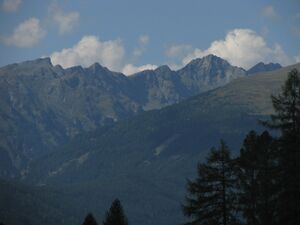 Hundstein-Zechnerkarspitze-von-Sauerfeld.JPG