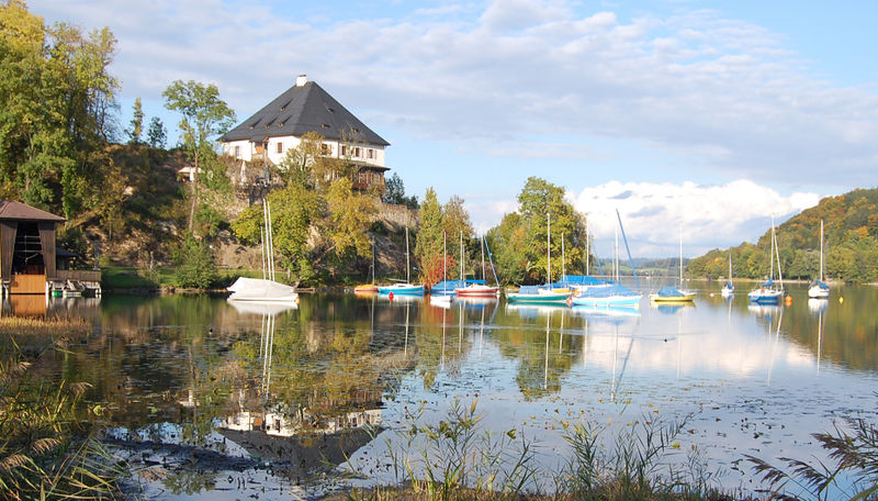 Datei:Schloss Mattsee.jpg