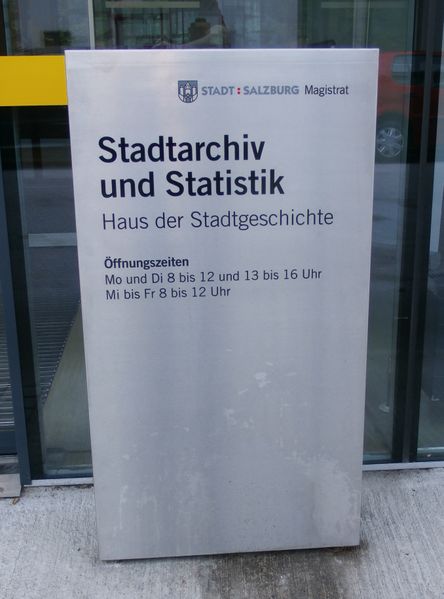Datei:Stadtarchiv und Statistik.jpg