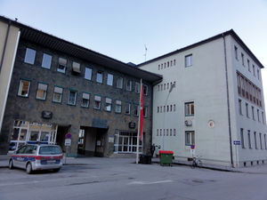 Bezirkshauptmannschaft und Bundespolizei Hallein.jpg