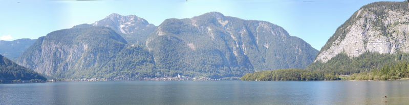 Datei:Hallstättersee Pano v. Obertraun.jpg