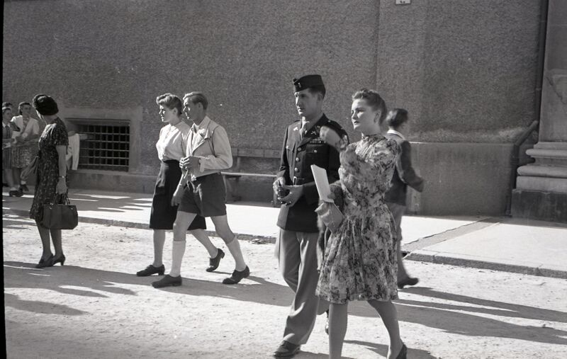 Datei:Franziskanergasse 1946 Anny Madner.jpg