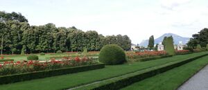 Im Kleßheimer Schlosspark.jpg