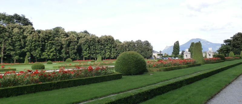Datei:Im Kleßheimer Schlosspark.jpg