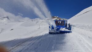 Großglockner Hochalpenstraße Schneeräumung 2021 56.jpg