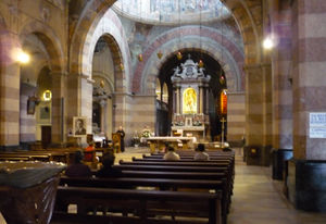 San Banbana, Wallfahrtskirche innen, Banbana Wallfahrtskirche innen.jpg