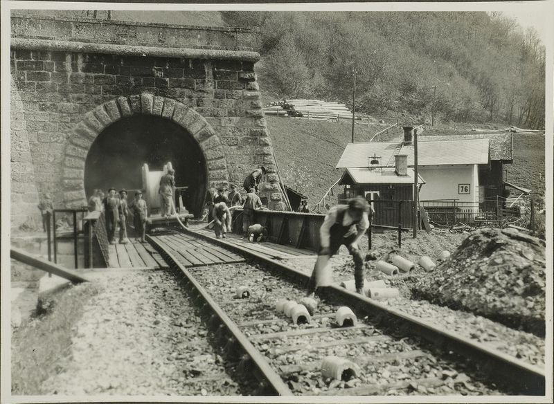 Datei:Eisenbahntunnel Taxenbach 1928 05.jpg