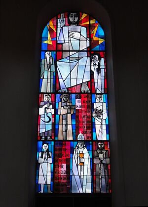 Südliches Kirchenfenster.jpg