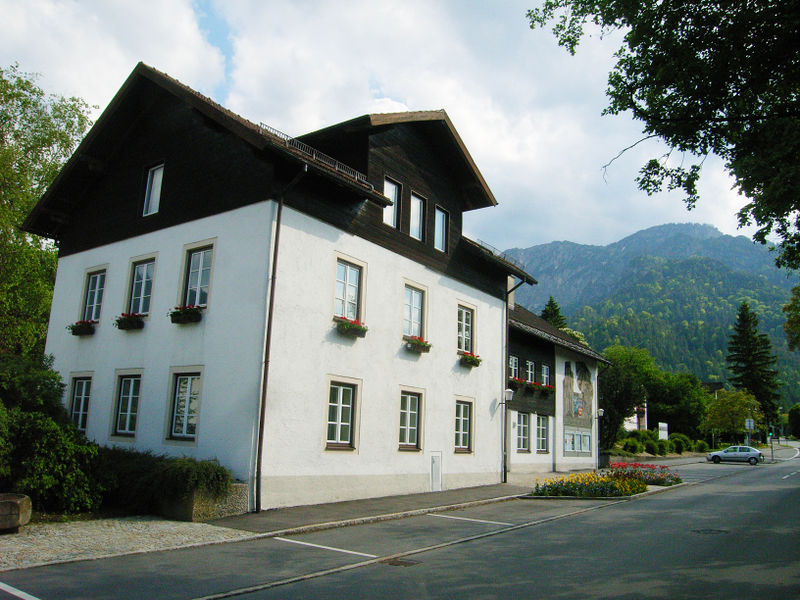 Datei:Haus in Bayerisch Gmain.jpg