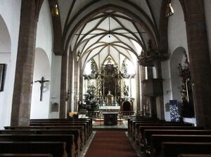 Pfarrkirche Oberalm, Mittelschiff.jpg
