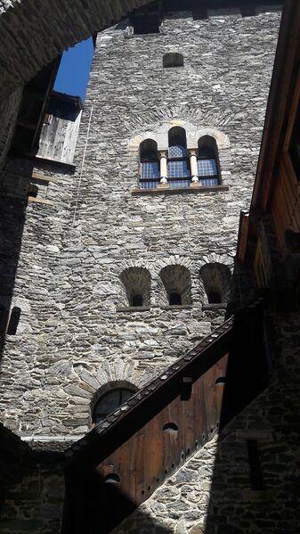 Datei:Burg Finstergrün 1 (48).jpg