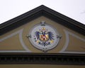 Reichsadler am Giebel des Seniorenheimes Hellbrunn.JPG