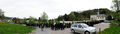 Aufstellung beim Pfarrhof zum Maiandachtbesuch der Brauchtumgsabordnungen des Flachgaues.jpg