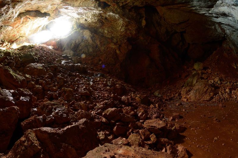 Datei:Kolowratshöhle1 2014.jpg