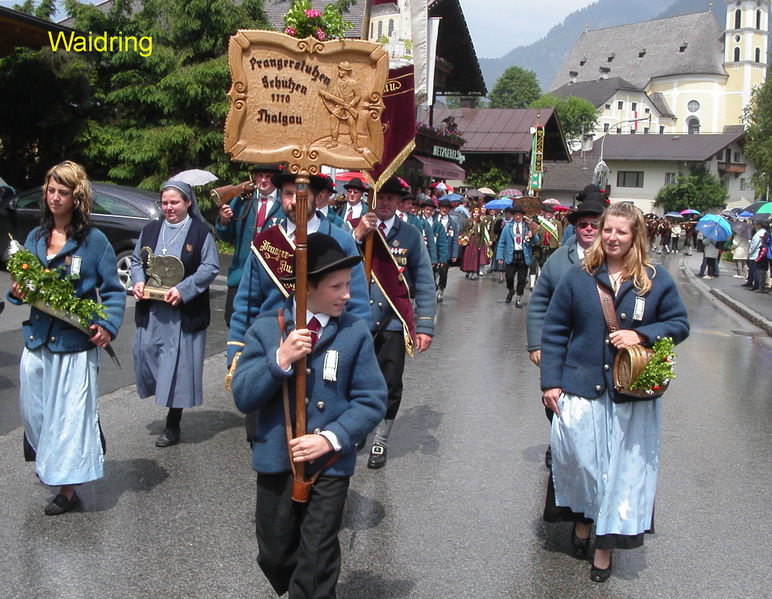 Datei:Schützenfest in Waidring 2006.jpg