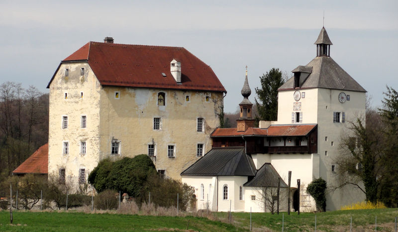 Datei:Schloss Triebenbach, Nahaufnahme.jpg