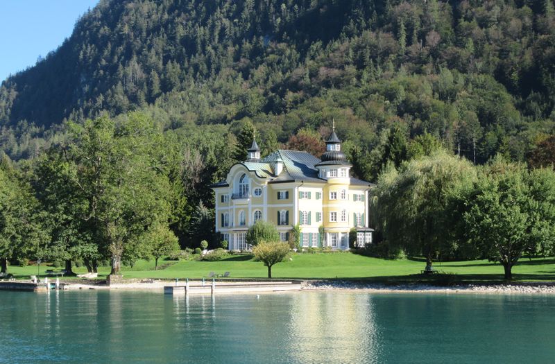 Datei:Villa Campeau in Unterburgau.jpg