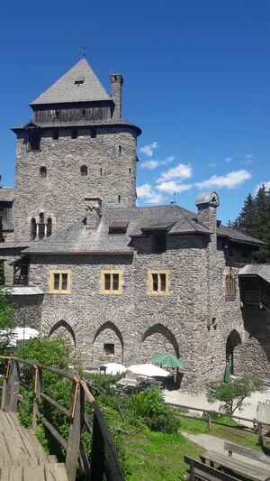 Burg Finstergrün 1 (23).jpg
