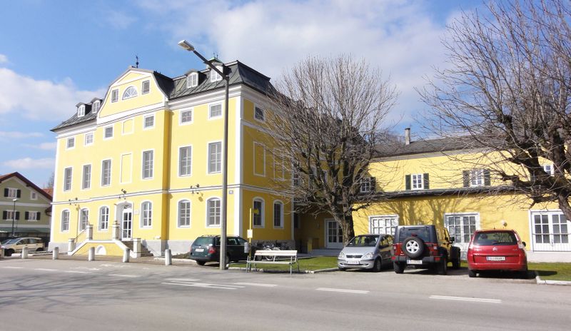 Datei:Ehemaliges Marienbad, Ansicht von der Moosstraße.JPG