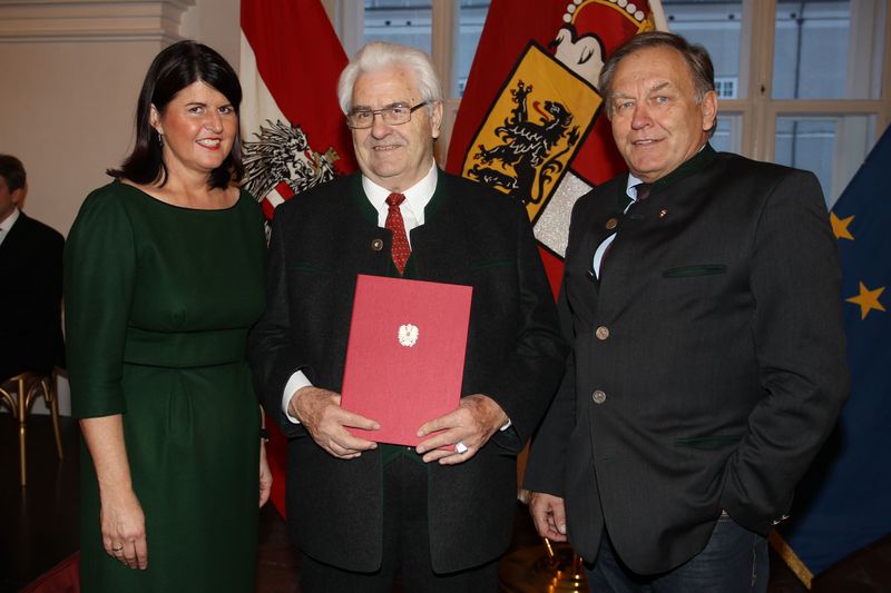 Datei:Sepp Neumayr, Ehrung080413039.jpg