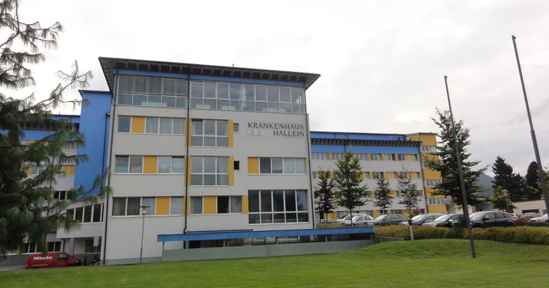 Datei:Krankenhaus Hallein, von der Bürgermeisterstraße aus.JPG