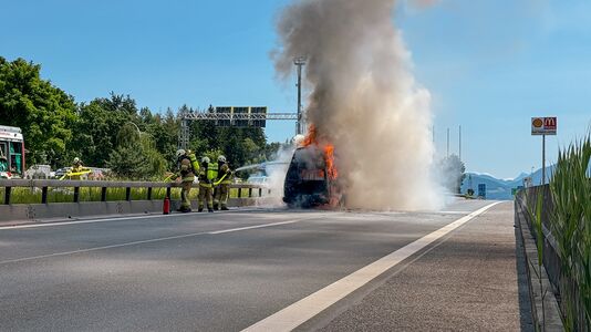 Autobahn-Grenzübergang Walserberg Autobrand Juni 2025 01.jpg