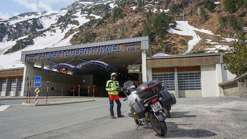 Datei:Felbertauern-Tunnel-Nordportal.jpg