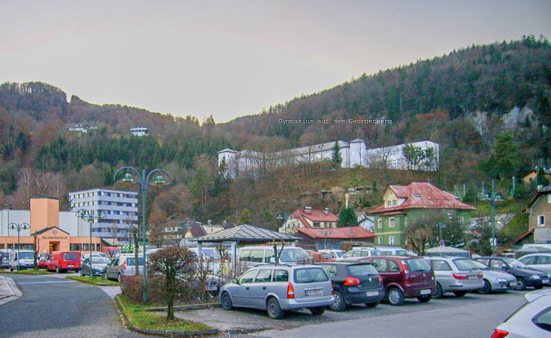 Datei:Salzberghalle und Gymnasium Kopie.jpg