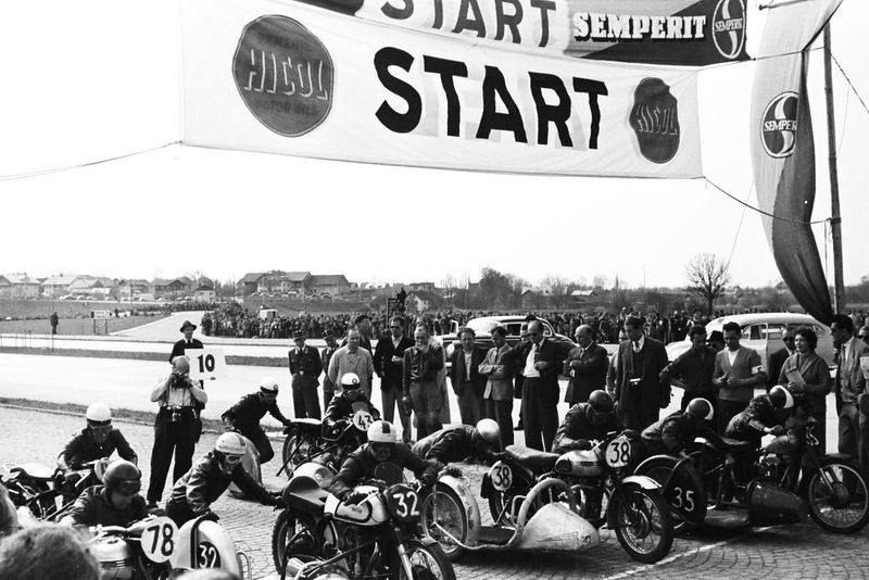 Datei:1 Mai Rennen 1954.jpg