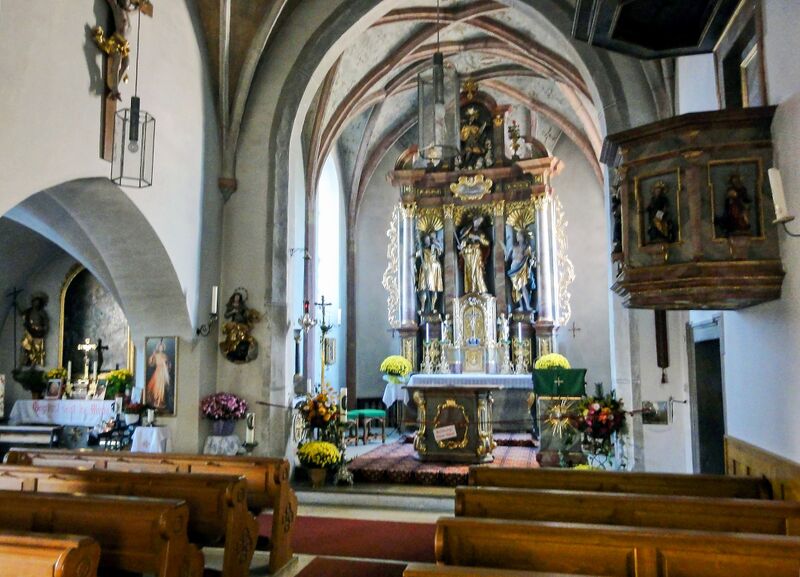 Datei:Pfarrkirche Aufham (Bayern) A.jpg