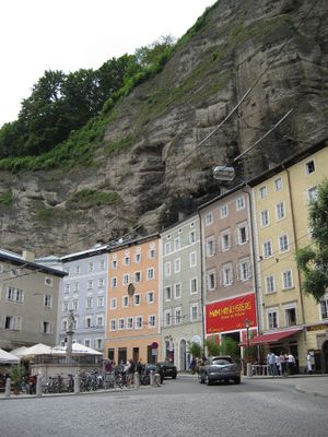 Salzburg (Anton-Neumayr-Platz) 21.07.2007.JPG
