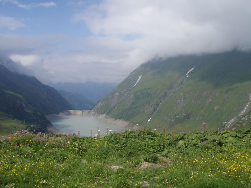 Datei:Speicher Wasserfallboden, halb gefüllt.jpg