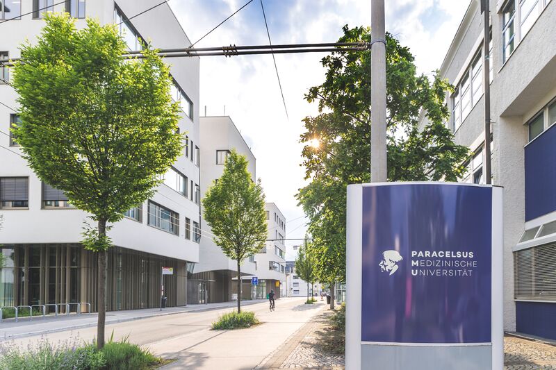 Datei:PMU-Campus-Strubergasse.jpg