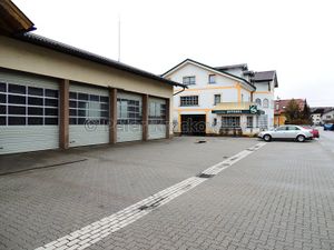 Fischwenger Autobusunternehmen Firmengelaende.jpg