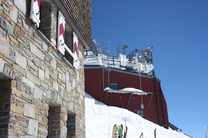 Datei:Sonnblick-zittelhaus7898.jpg