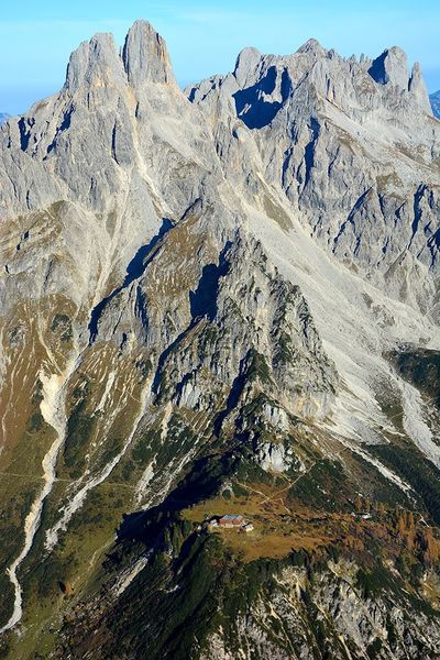 Datei:Bischofsmütze Hofpürglhütte Oktober 2019.jpg
