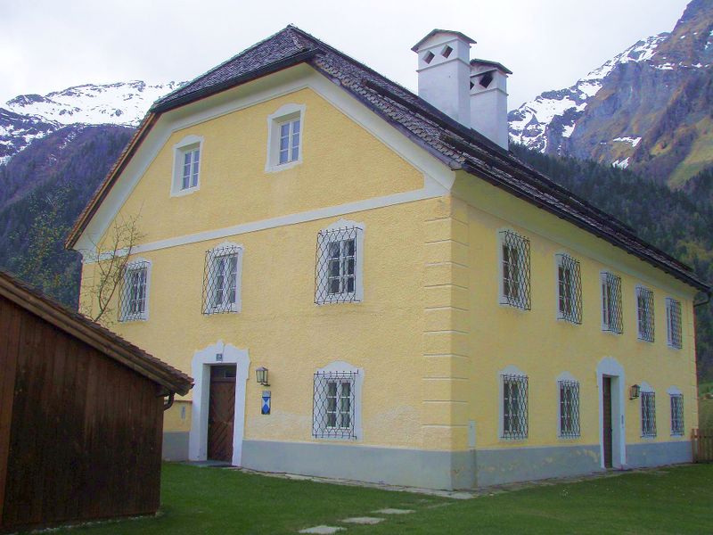 Datei:Pfarrhof Bucheben.jpg