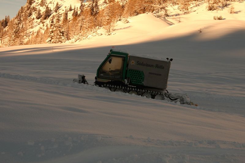 Datei:Südwienerhütte 31187 2014-01-06.jpg