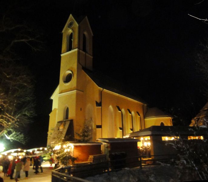 Datei:Kirche Südwestansicht.jpg