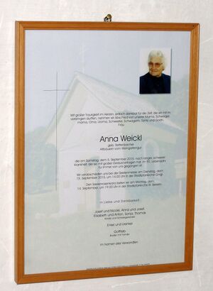 Parte von der Altbäuerin des Weinberggutes in der Kapelle.jpg