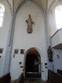 Pfarrkirche Anger, Rupertusstatue über der Eingangstür.jpg