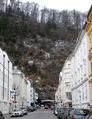 Auerspergstraße, in Richtung Kapuzinerberg und Garage Linzer Gasse.jpg